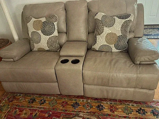 Bassett Loveseat