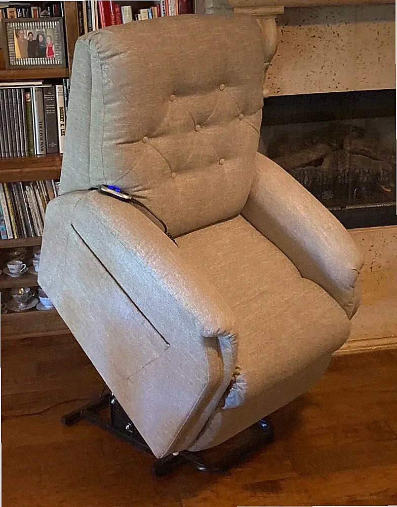 La-Z-Boy Power Lift Assist Recliner--D/FW Local Pickup